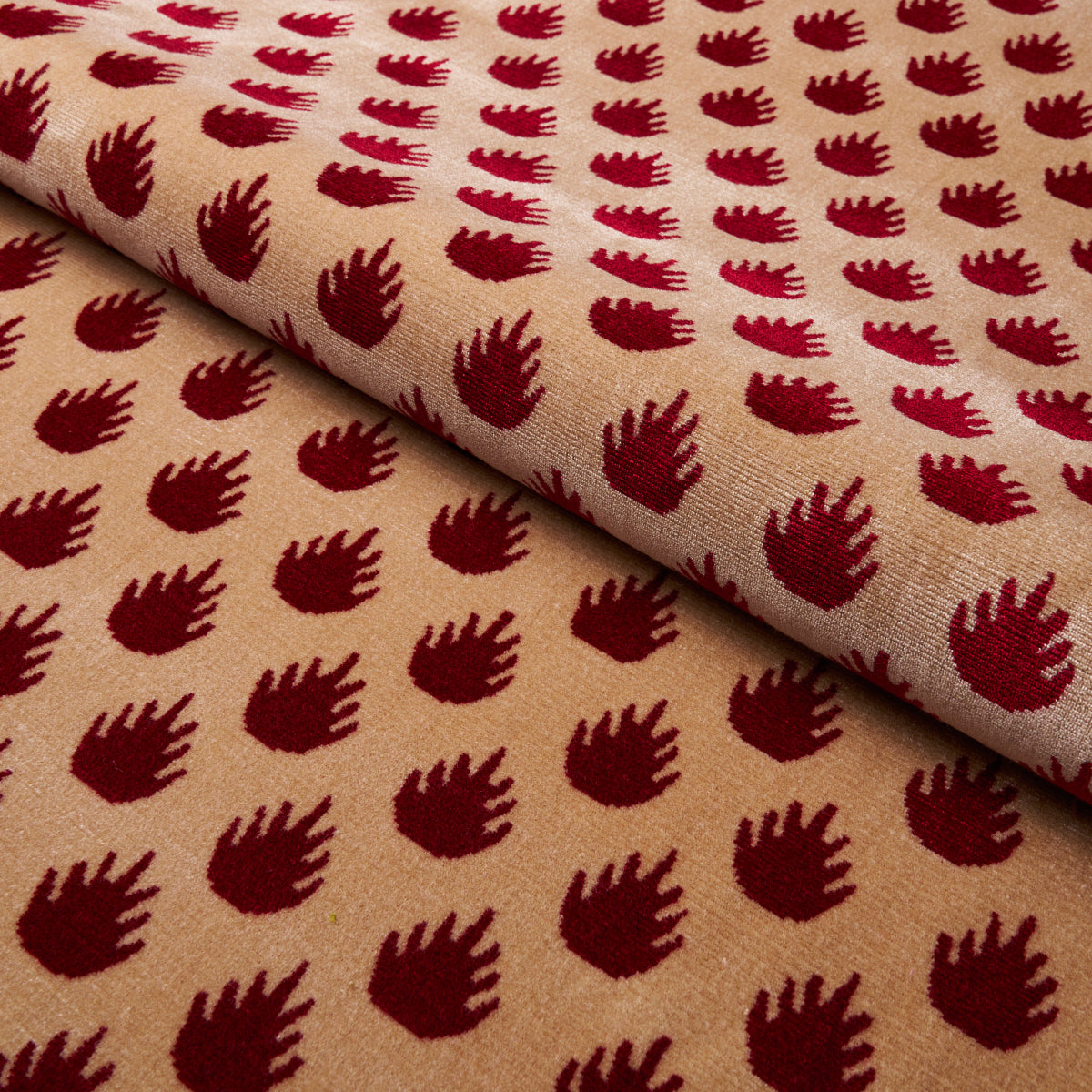 CORONATION-VELVET-GARNET-SCHUMACHER-82982