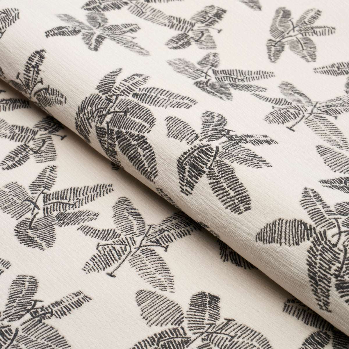 HIBISCUS-BLACK-WHITE-SCHUMACHER-83812