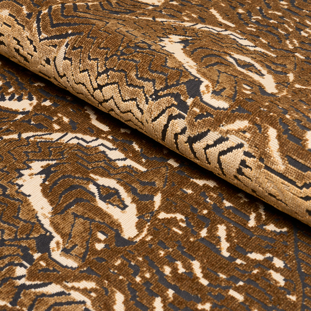 TIGRESS-VELVET-GOLD-SCHUMACHER-84830