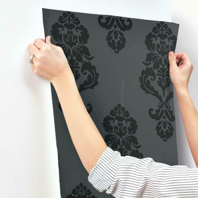 graphic-damask-wallpaper-black-lacquer-york-wallcoverings-bl0397