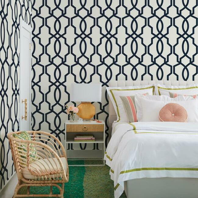 hourglass-trellis-wallpaper-navy-white-york-wallcoverings-gm7521