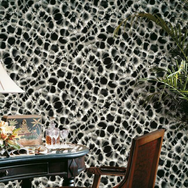 leopard-rosettes-wallpaper-black-linen-york-wallcoverings-ho2164