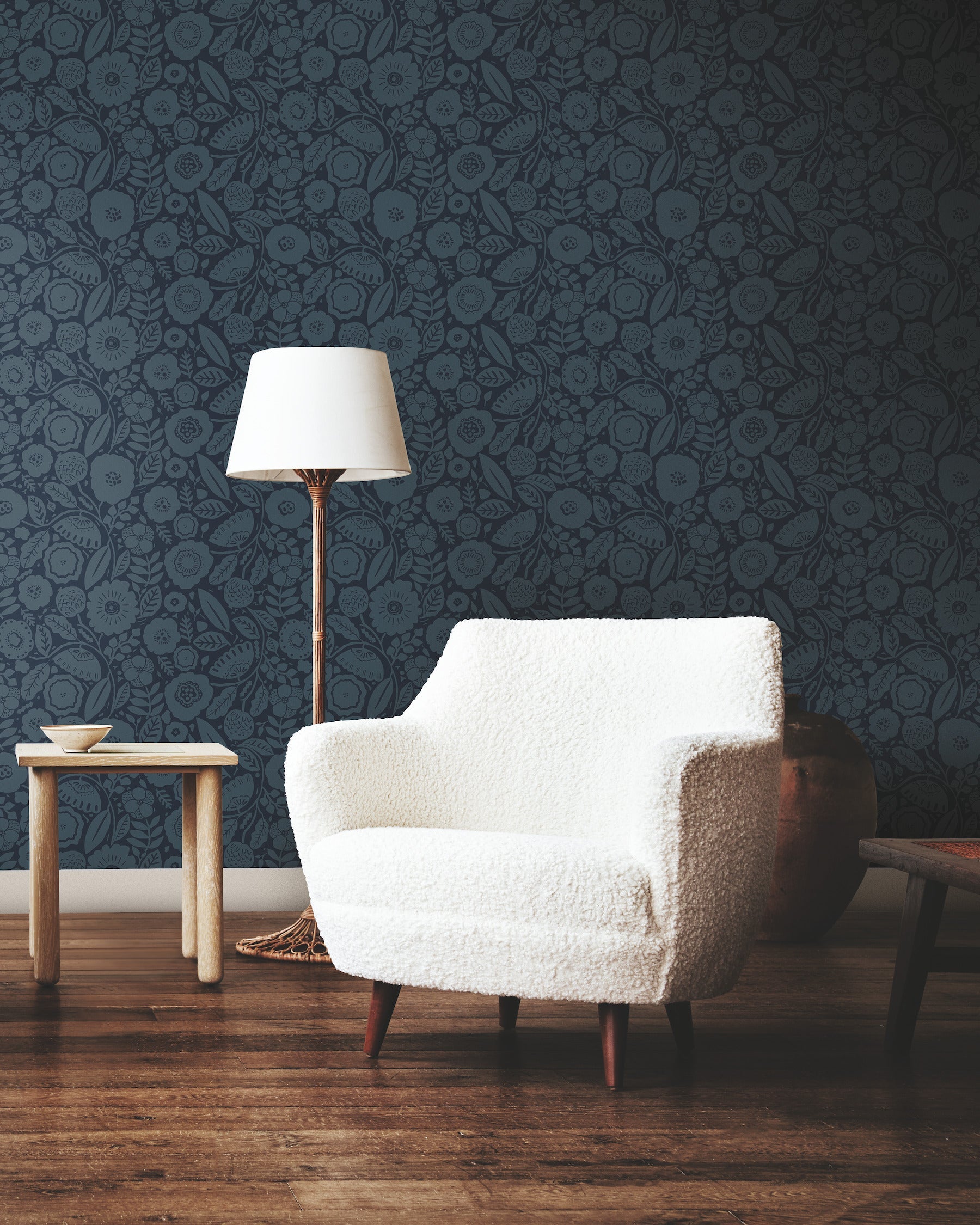 camille-blossom-wallpaper-indigo-york-wallcoverings-lm5396