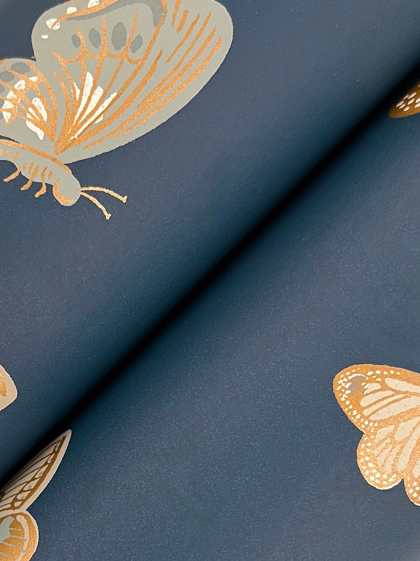 butterfly-house-wallpaper-navy-york-wallcoverings-rf7415