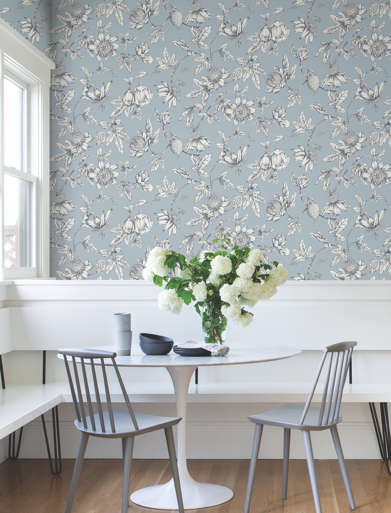 passion-flower-toile-wallpaper-sky-york-wallcoverings-rt7853