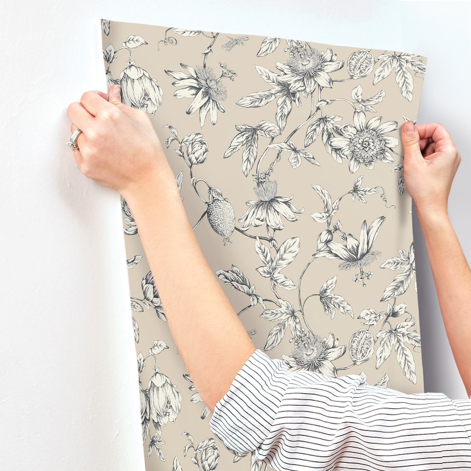 passion-flower-toile-wallpaper-beige-york-wallcoverings-rt7854