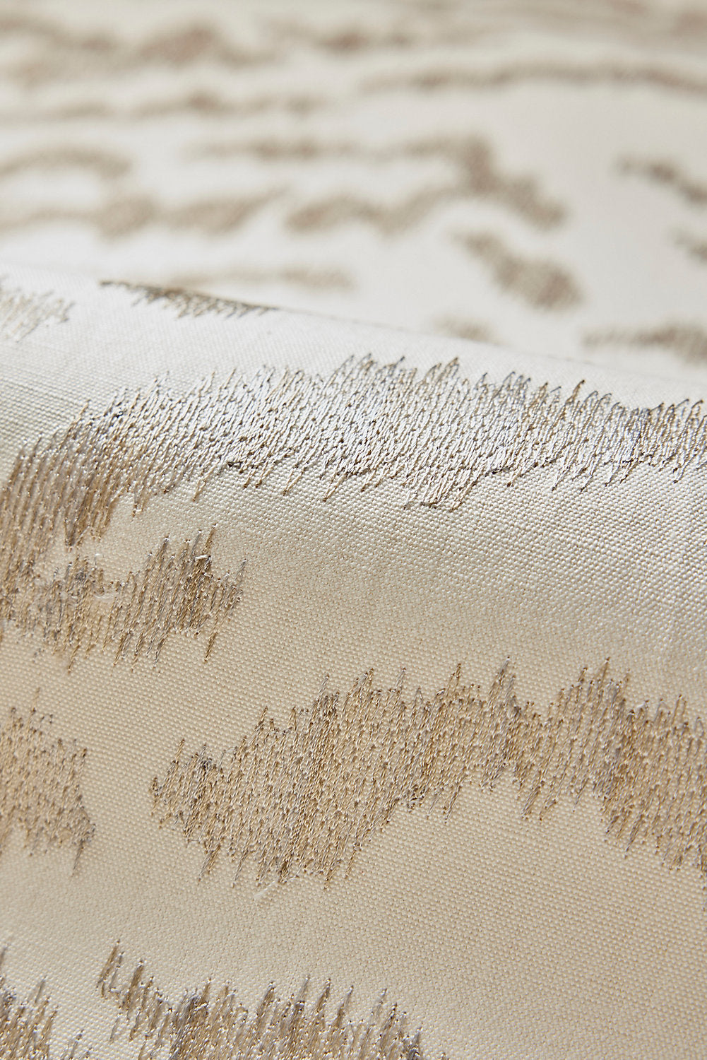 TIGRESS WALLCOVERING Frost SC WP88506 0001 by Scalamandre Wallcovering