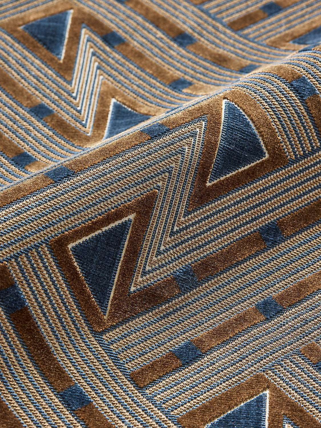 Kasai Velvet - Dark Walnut