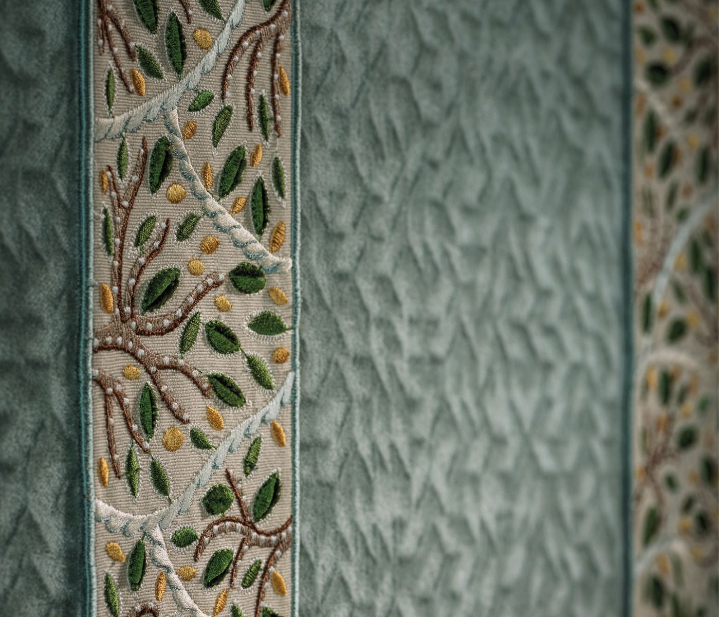 Byzance Catalpa Braid Aqua - Osborne & Little - T814-03