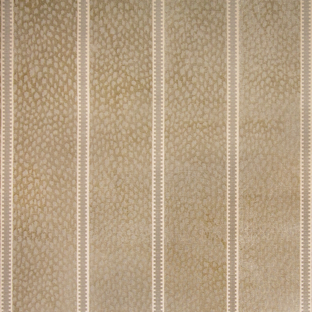 8019108160-salvator-velvet-beige-brunschwig-fils