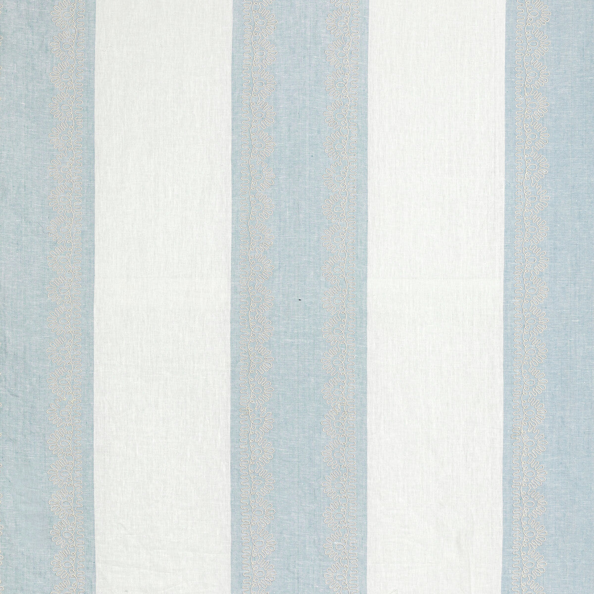 2021123150-banner-sheer-chambray-lee-jofa