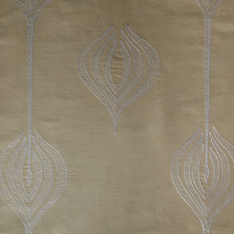 Groundworks Fabric GWF-2928.16 Tulip Embroidery Cream